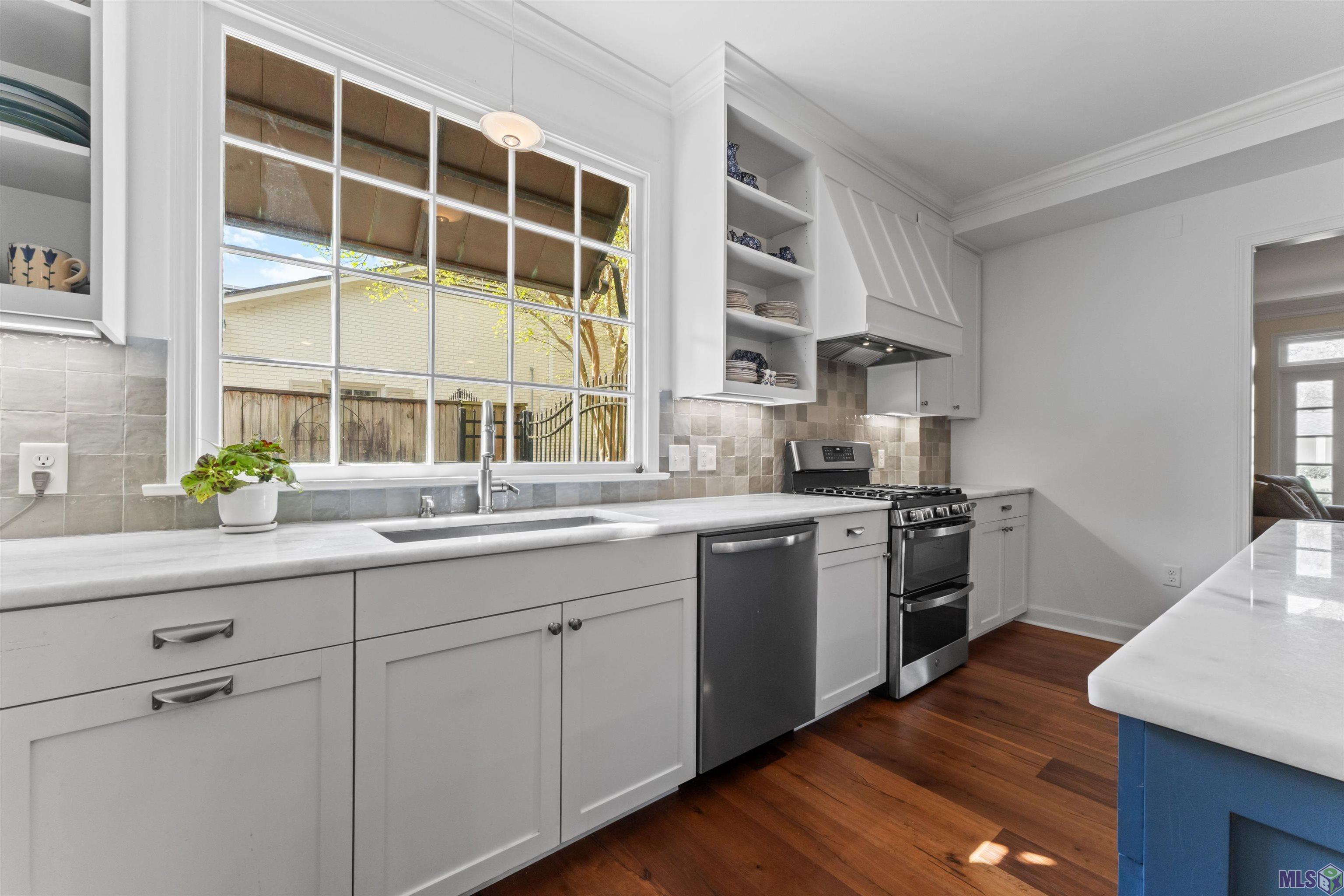 1925 Country Club Drive Baton Rouge, LA 70808 - Photo 10 of 42