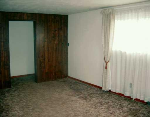 536 Fleming Road Sarver, PA 16055 - Photo 5 of 8 Living Room.