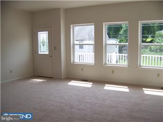 121 Poplar Street Spring City, PA 19475 - Photo 4 of 10 Living Room