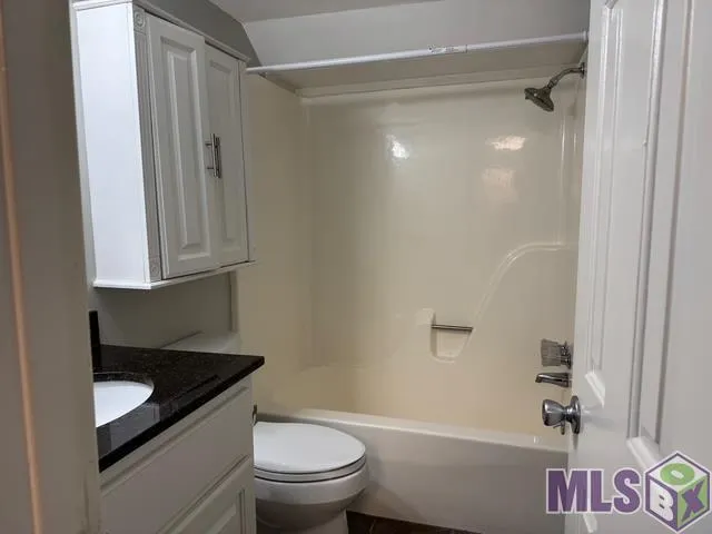 $179,900 | 4321-2 Jefferson Woods Drive, Unit 2, Baton Rouge, LA 70809