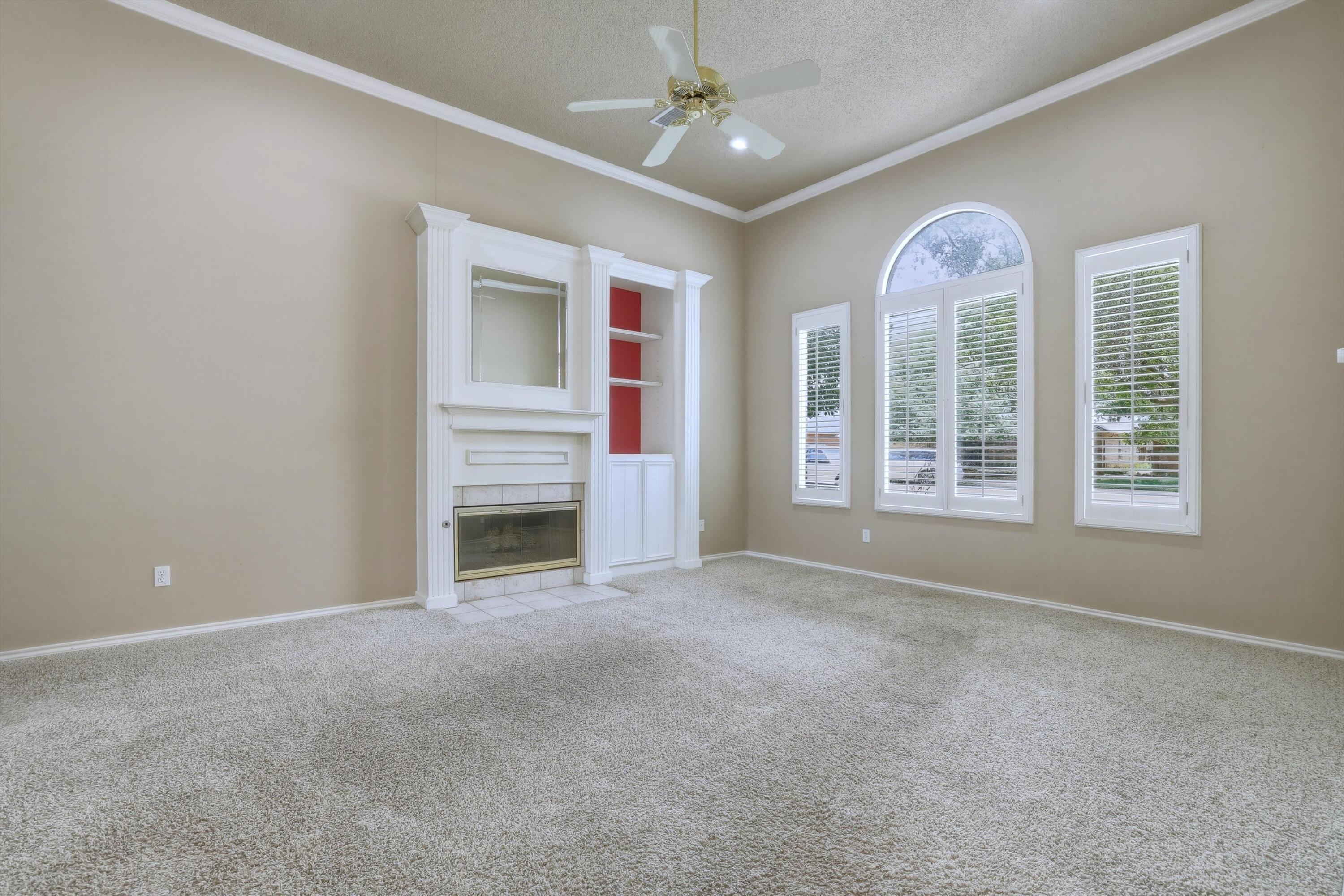 5419 70th Street Lubbock, TX 79424 - Photo 3 of 28 06-5419_70th_Street_009_DxO