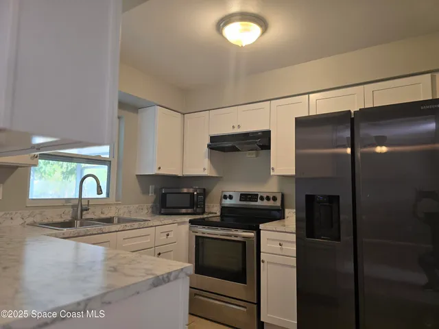 $2,300 | 957 Burn Drive Northeast, Palm Bay, FL 32905