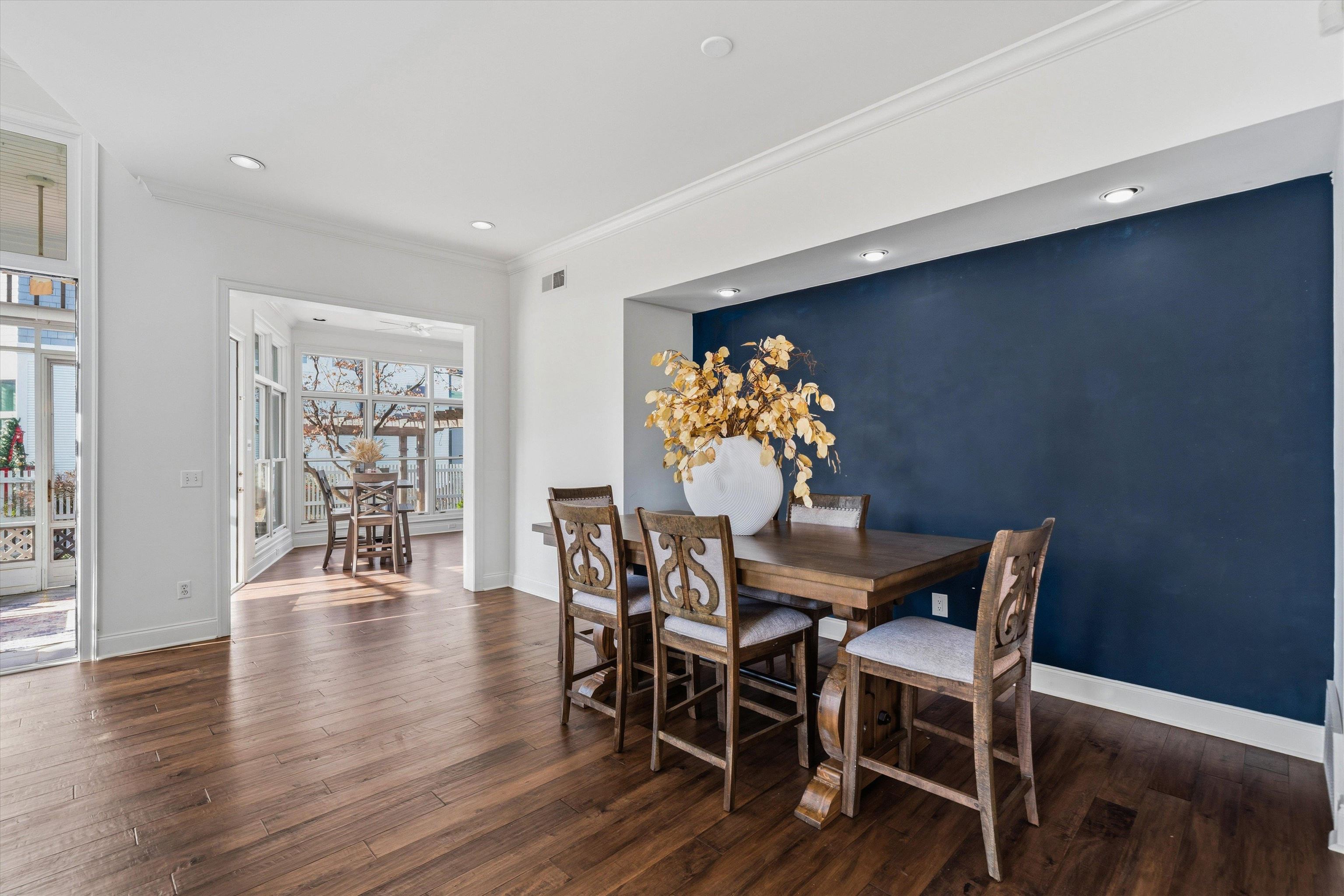 837 Harbor Bend Road Memphis, TN 38103 - Photo 8 of 35 a view of a dining room with furniture and wooden floor