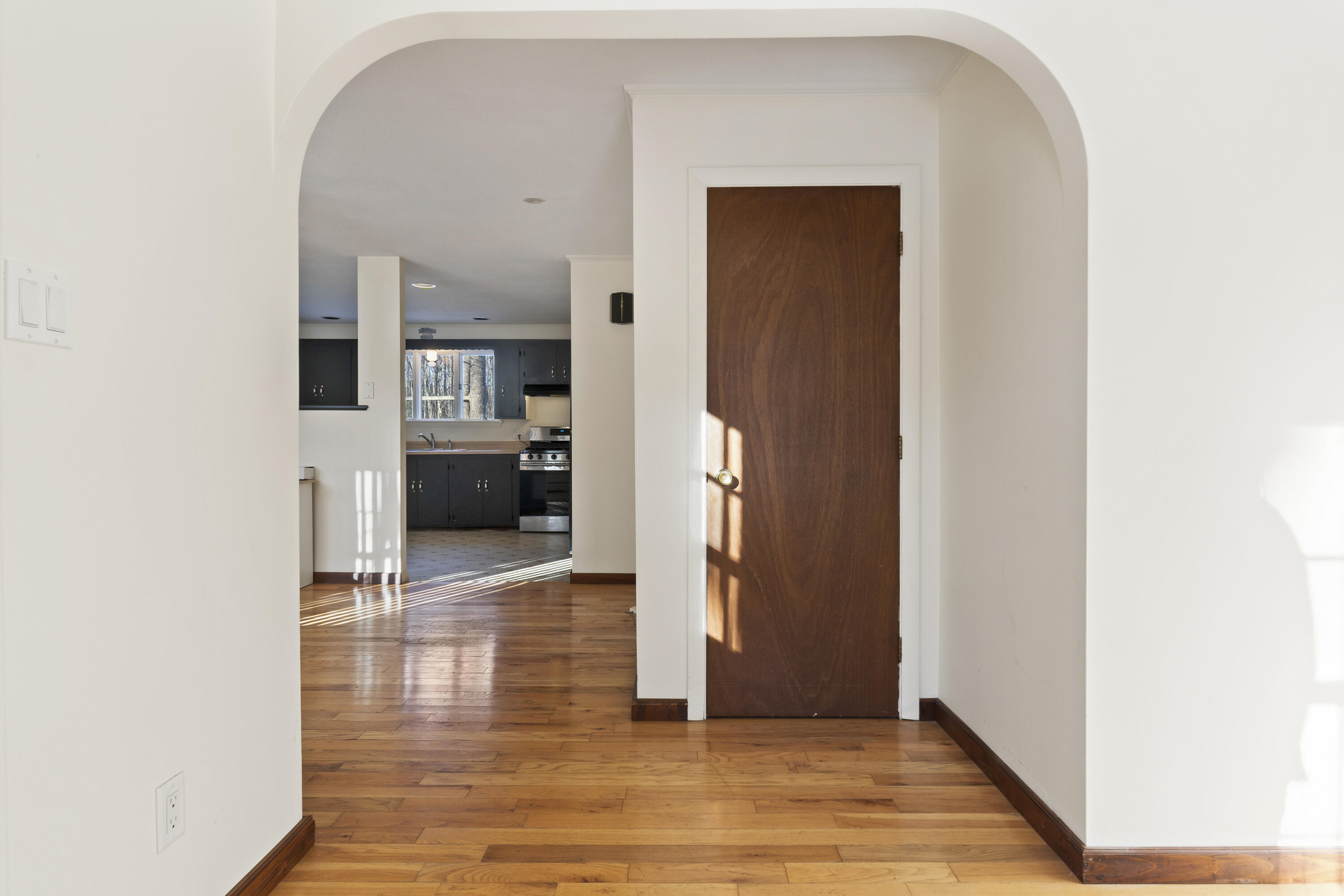 974 New County Road Biddeford, ME 04005 - Photo 13 of 43 Foyer