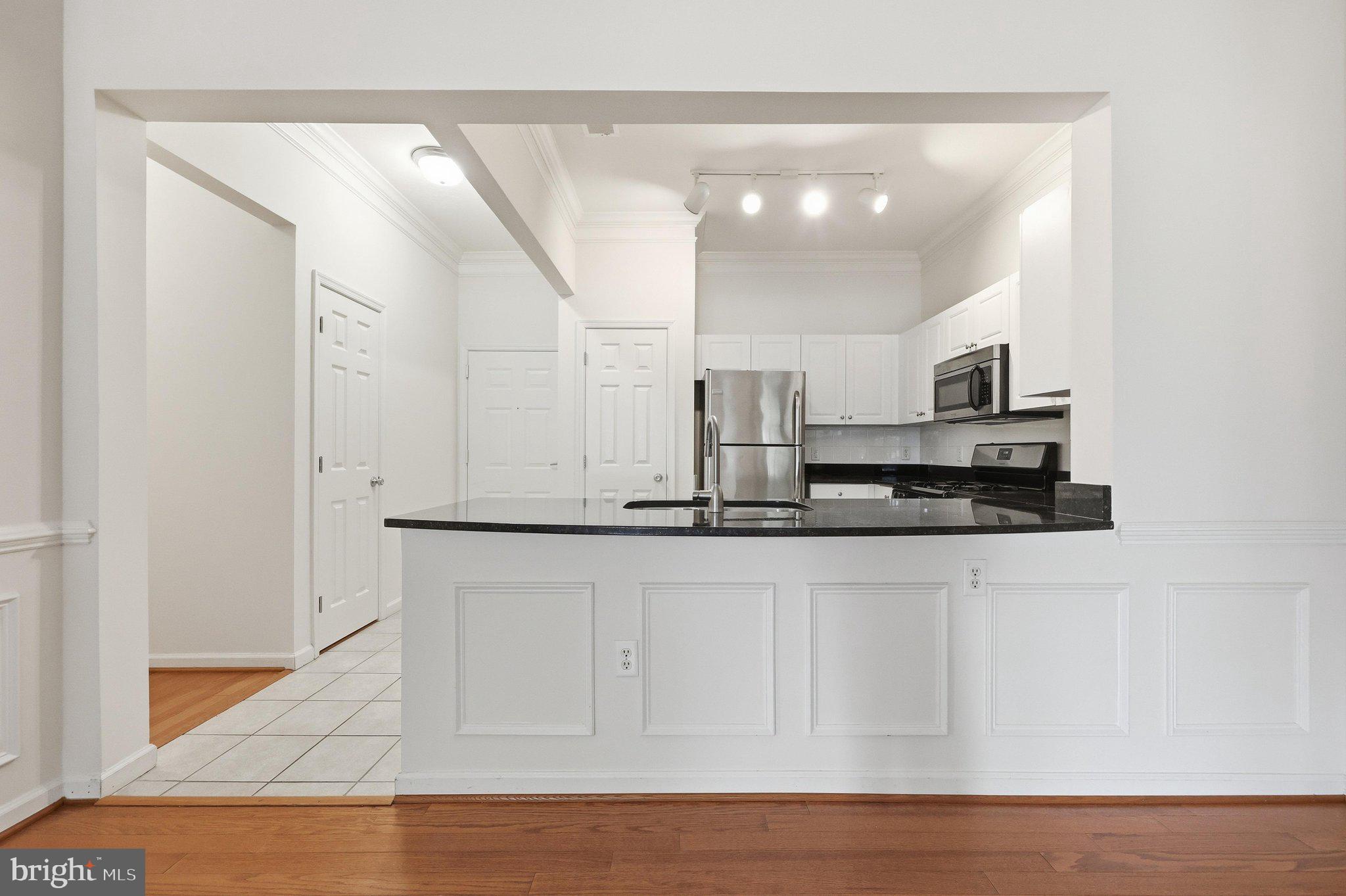 7 Booth Street, Unit 110 Gaithersburg, MD 20878 - Photo 5 of 50 Beautiful wainscoting