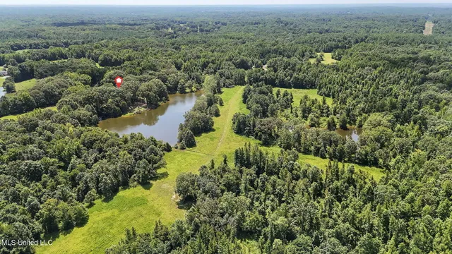 $625,000 | 1761 Parks Place Road, Como, MS 38619