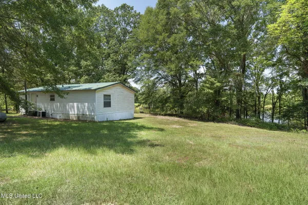 $625,000 | 1761 Parks Place Road, Como, MS 38619