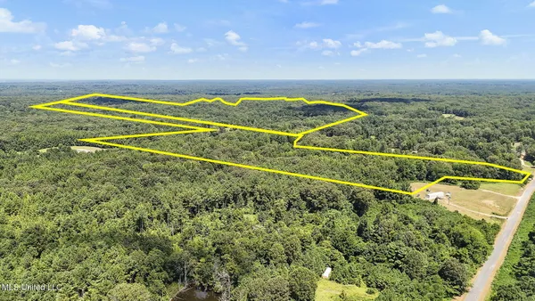$625,000 | 1761 Parks Place Road, Como, MS 38619