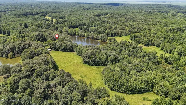 $625,000 | 1761 Parks Place Road, Como, MS 38619