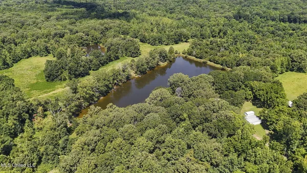 $625,000 | 1761 Parks Place Road, Como, MS 38619