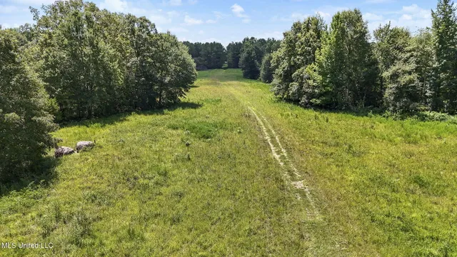 $625,000 | 1761 Parks Place Road, Como, MS 38619