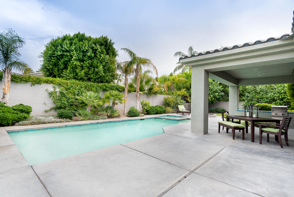 4 Normandy Way Rancho Mirage, CA 92270 - Photo 40 of 41 Large patio off living room