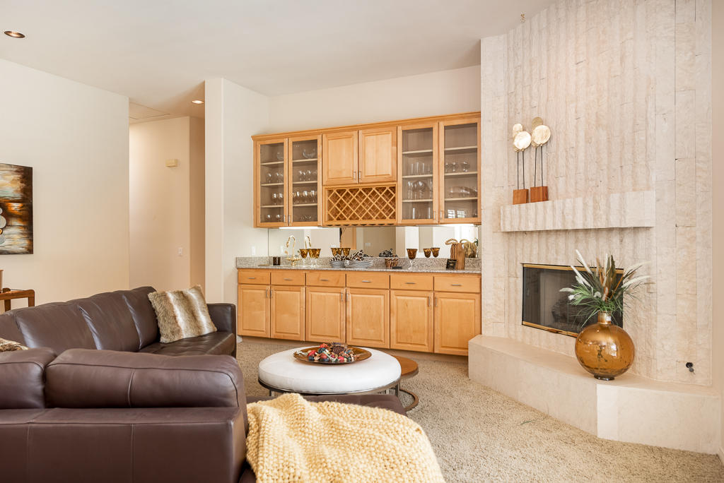 4 Normandy Way Rancho Mirage, CA 92270 - Photo 8 of 41 Wet Bar