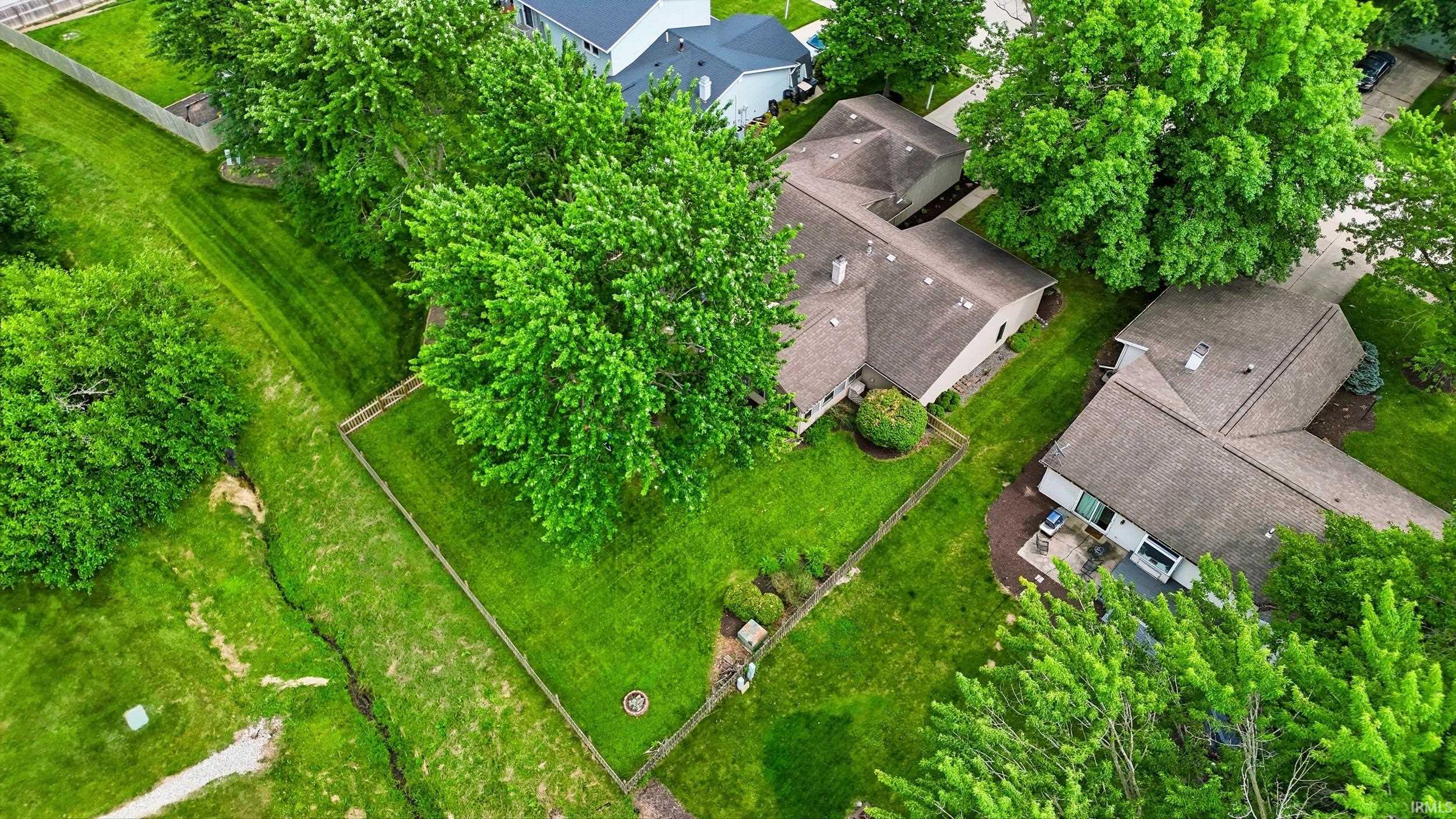 6335 Tanbark Trail Fort Wayne, IN 46835 - Photo 5 of 44