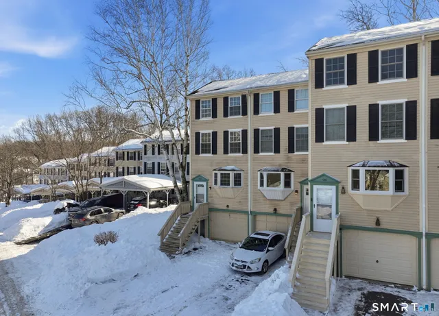 $259,900 | 182 Rising Trail Drive, Unit 182, Middletown, CT 06457
