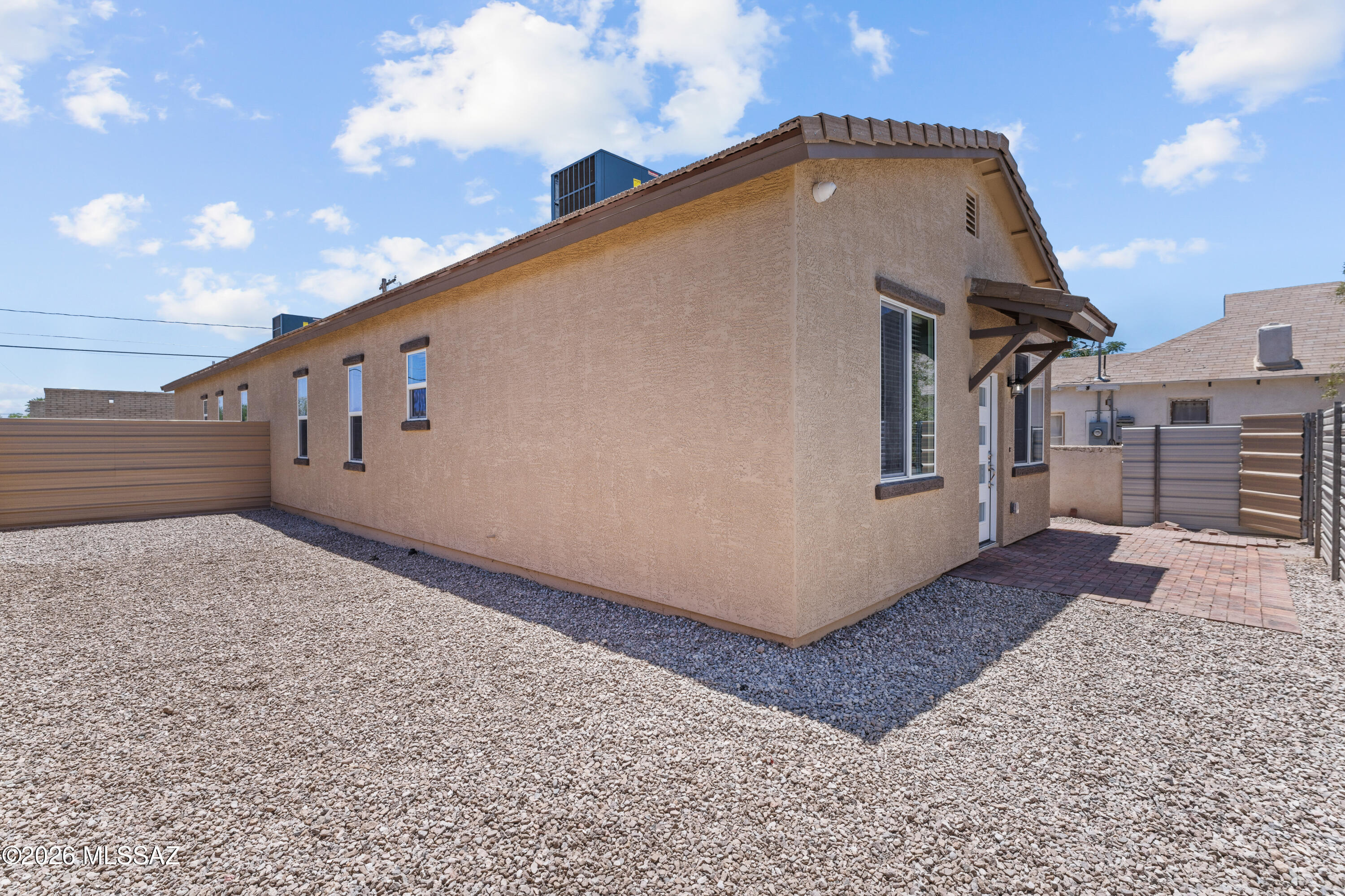 236 East 23rd Street Tucson, AZ 85713 - Photo 3 of 16 DSC04597