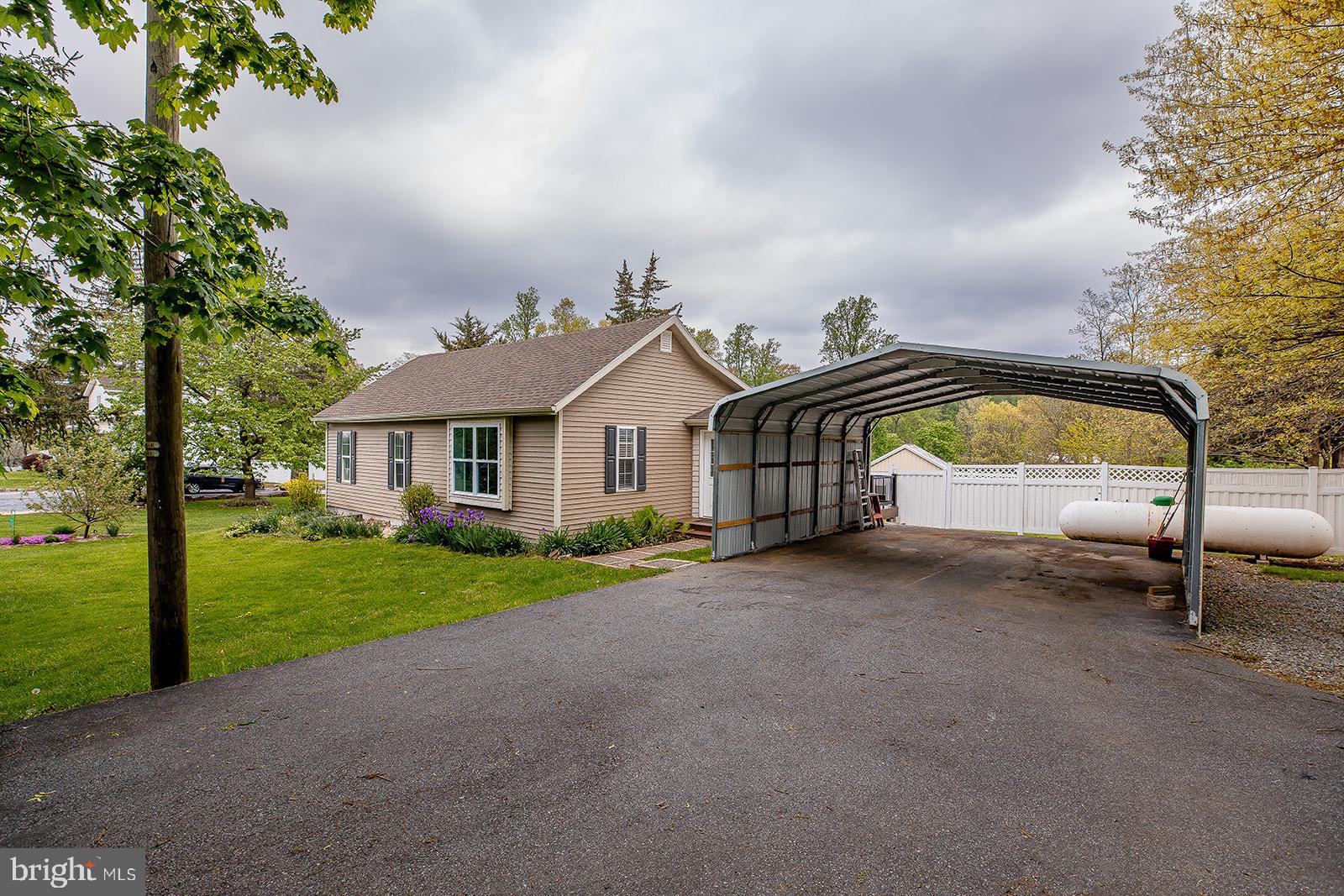 403 West 28th Division Highway, Lititz, PA 17543 Compass