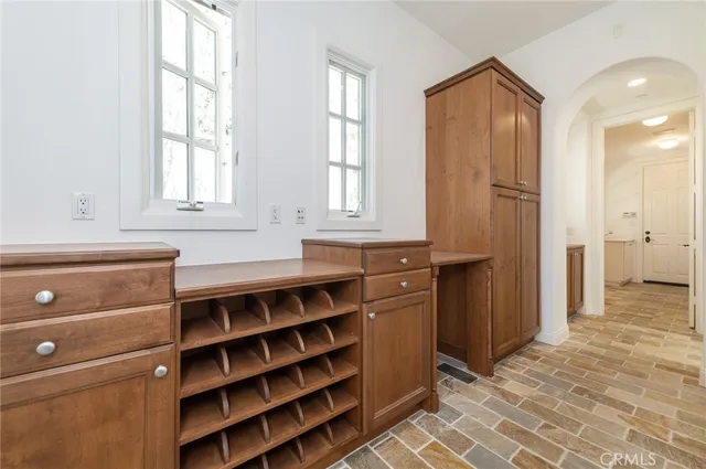 walk in closet with window