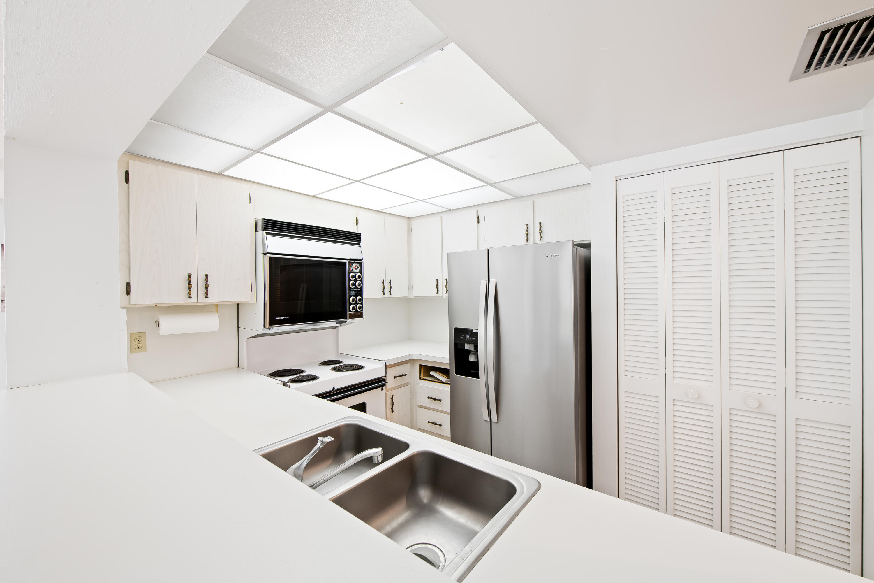 799 Jeffery Street, Unit 201 Boca Raton, FL 33487 - Photo 12 of 36 DSC_3774
