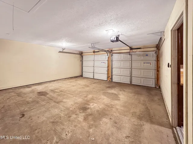 $152,500 | 624 Cedar Springs Drive, Jackson, MS 39212