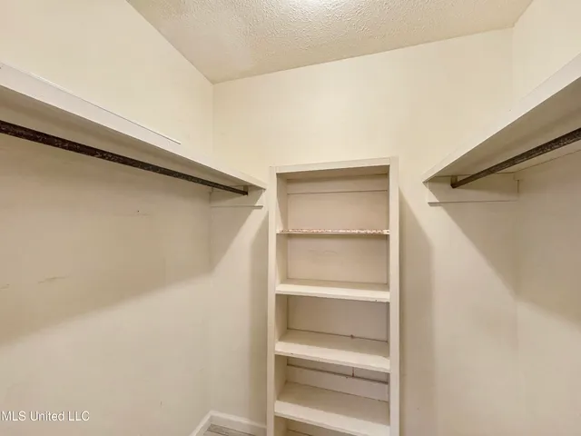 $152,500 | 624 Cedar Springs Drive, Jackson, MS 39212