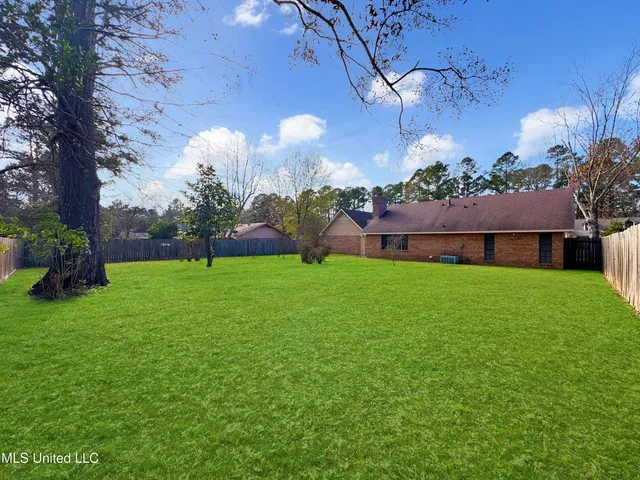 $152,500 | 624 Cedar Springs Drive, Jackson, MS 39212