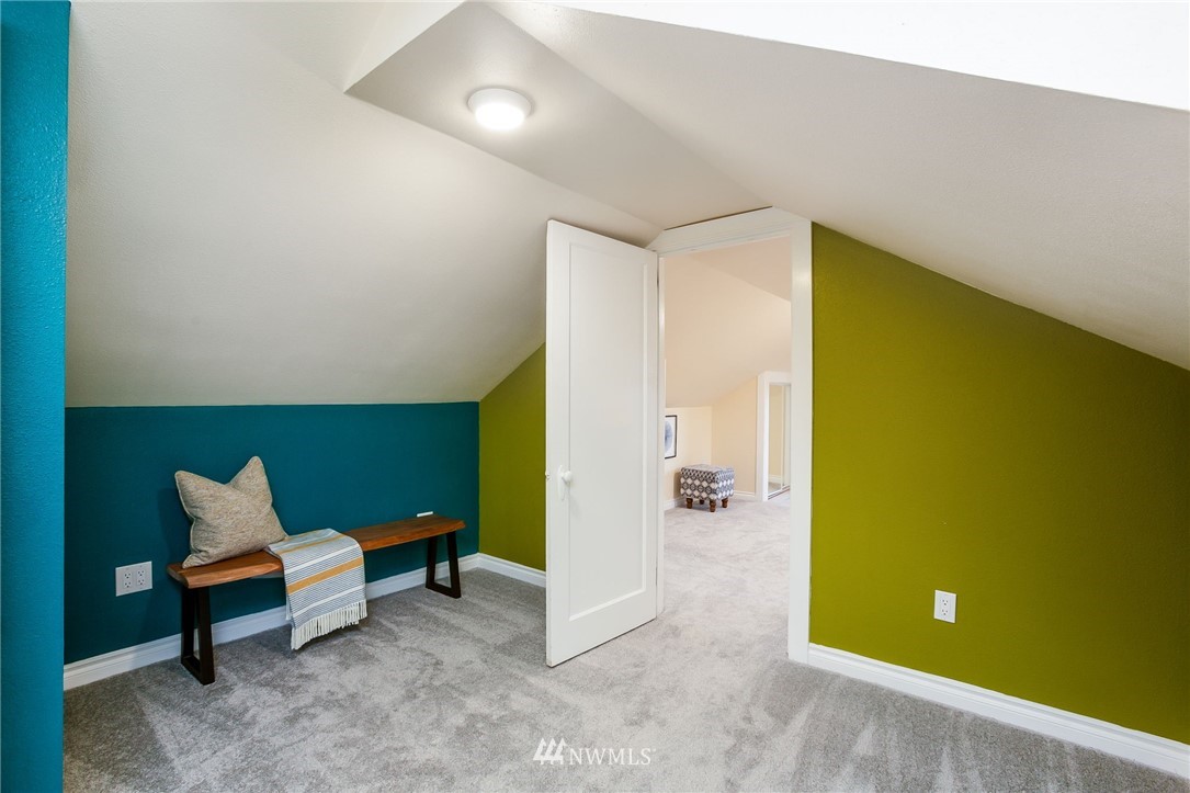 6009 Cady Road Everett, WA 98203 - Photo 23 of 40 a living room with furniture and a table
