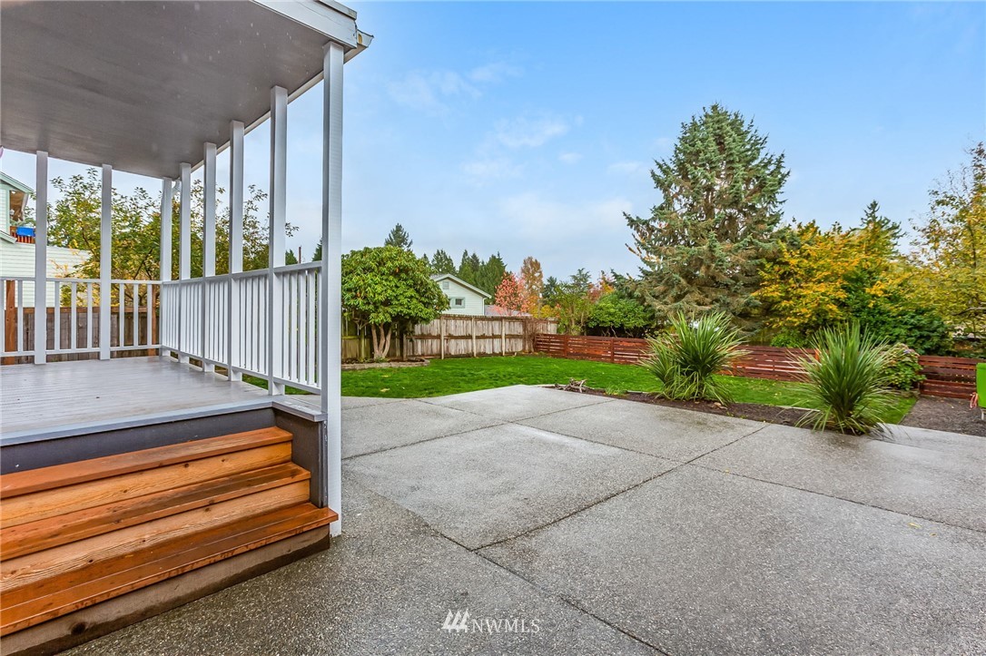 6009 Cady Road Everett, WA 98203 - Photo 30 of 40 a backyard of a house with lots of green space