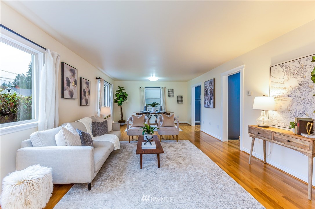 6009 Cady Road Everett, WA 98203 - Photo 5 of 40 a living room with furniture and a couch