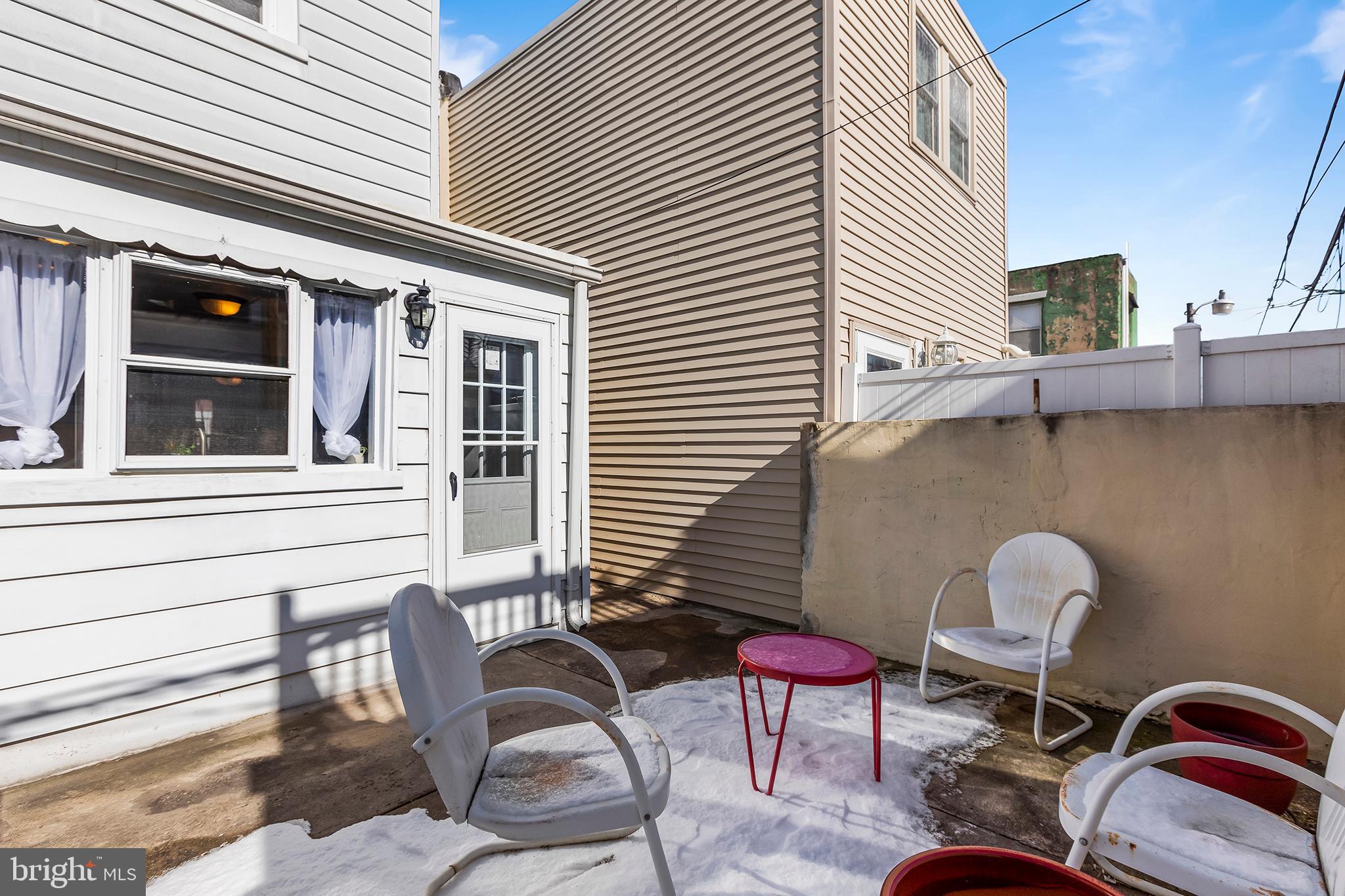 342 Tree Street Philadelphia, PA 19148 - Photo 14 of 30 Back patio