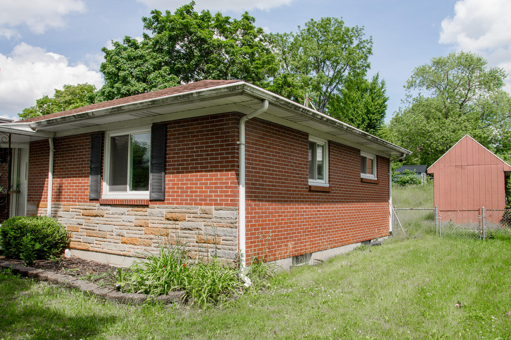 2102 St Paris Pike Springfield, OH 45504 - Photo 5 of 44