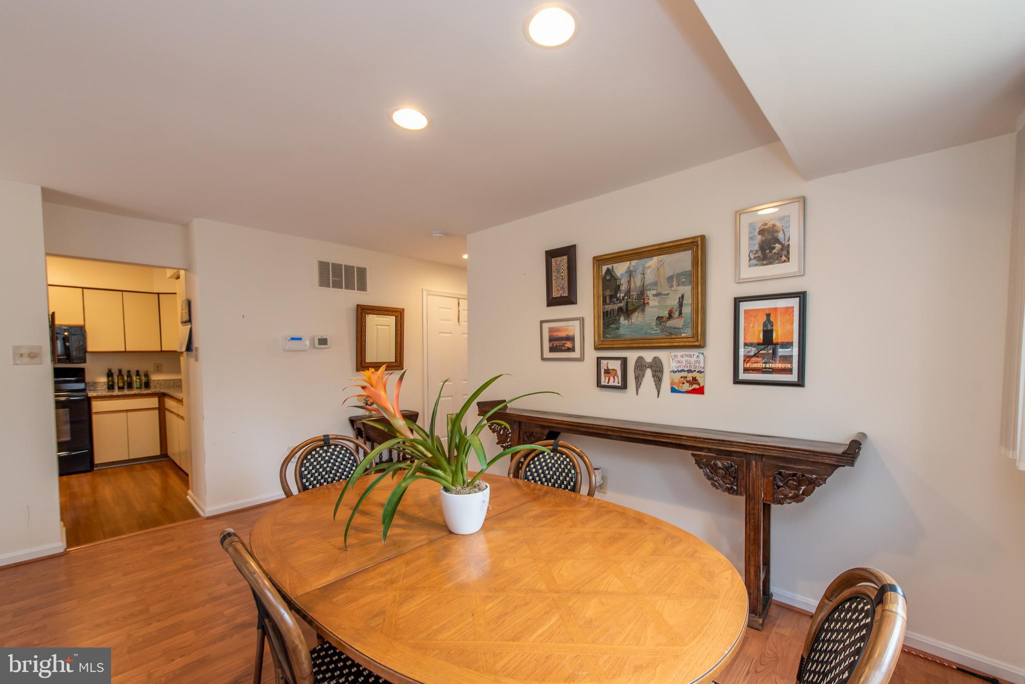 5107 Columbia Road, Unit 1422 Columbia, MD 21044 - Photo 16 of 42 Dining Room