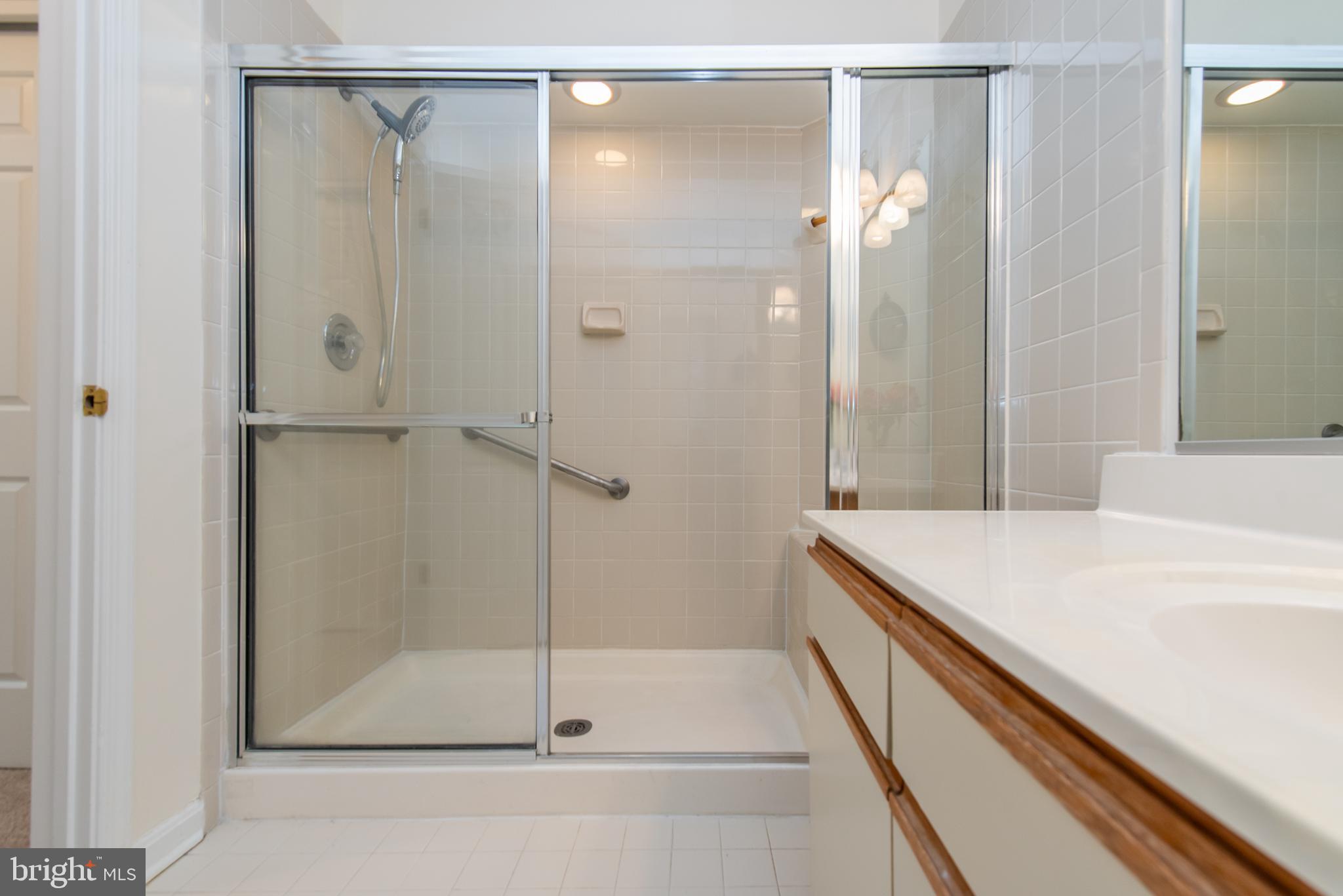 5107 Columbia Road, Unit 1422 Columbia, MD 21044 - Photo 32 of 42 Master Bath