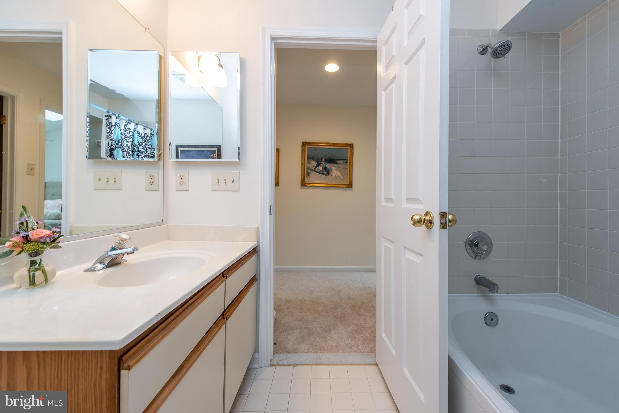 5107 Columbia Road, Unit 1422 Columbia, MD 21044 - Photo 38 of 42 Bathroom
