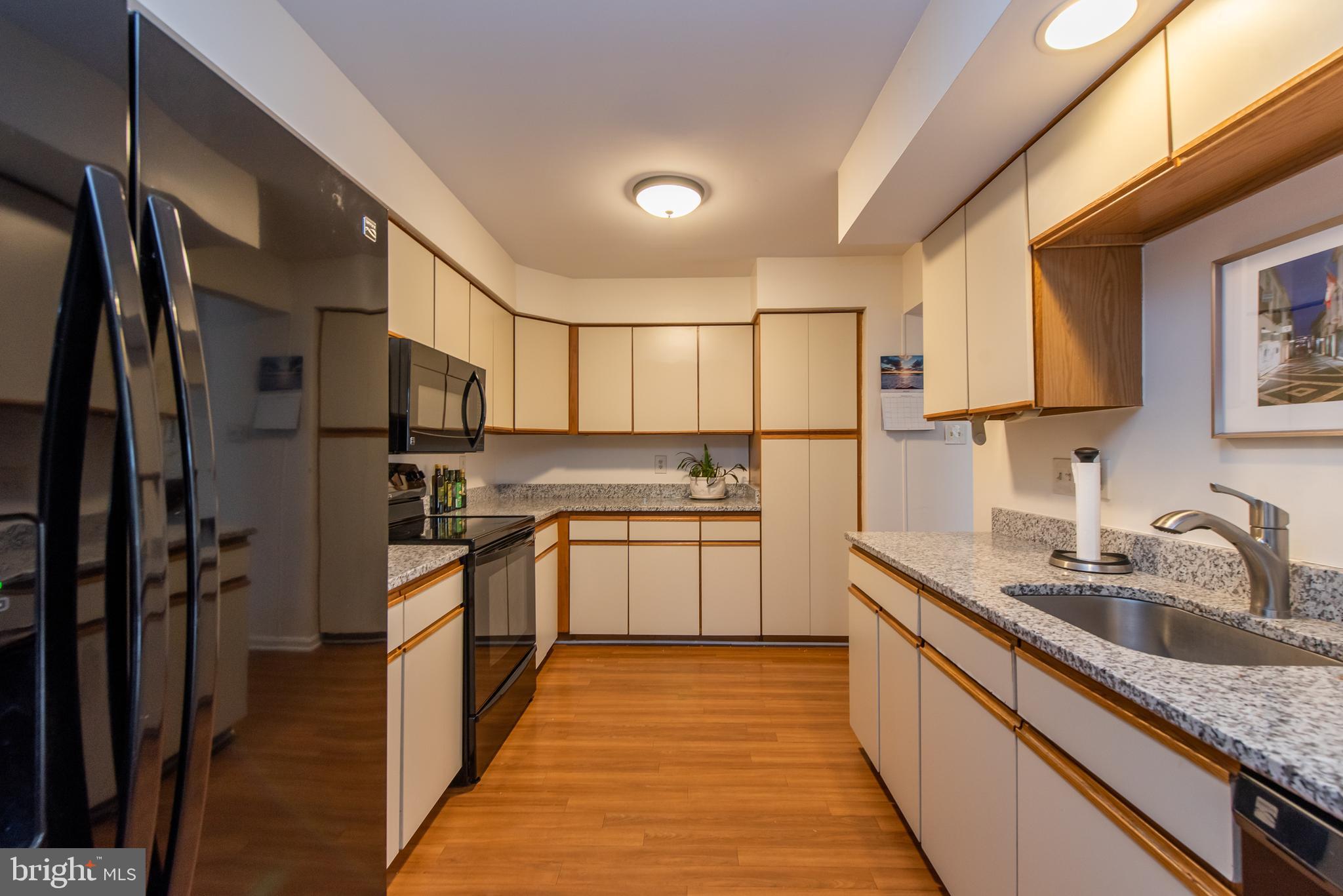 5107 Columbia Road, Unit 1422 Columbia, MD 21044 - Photo 7 of 42 Kitchen