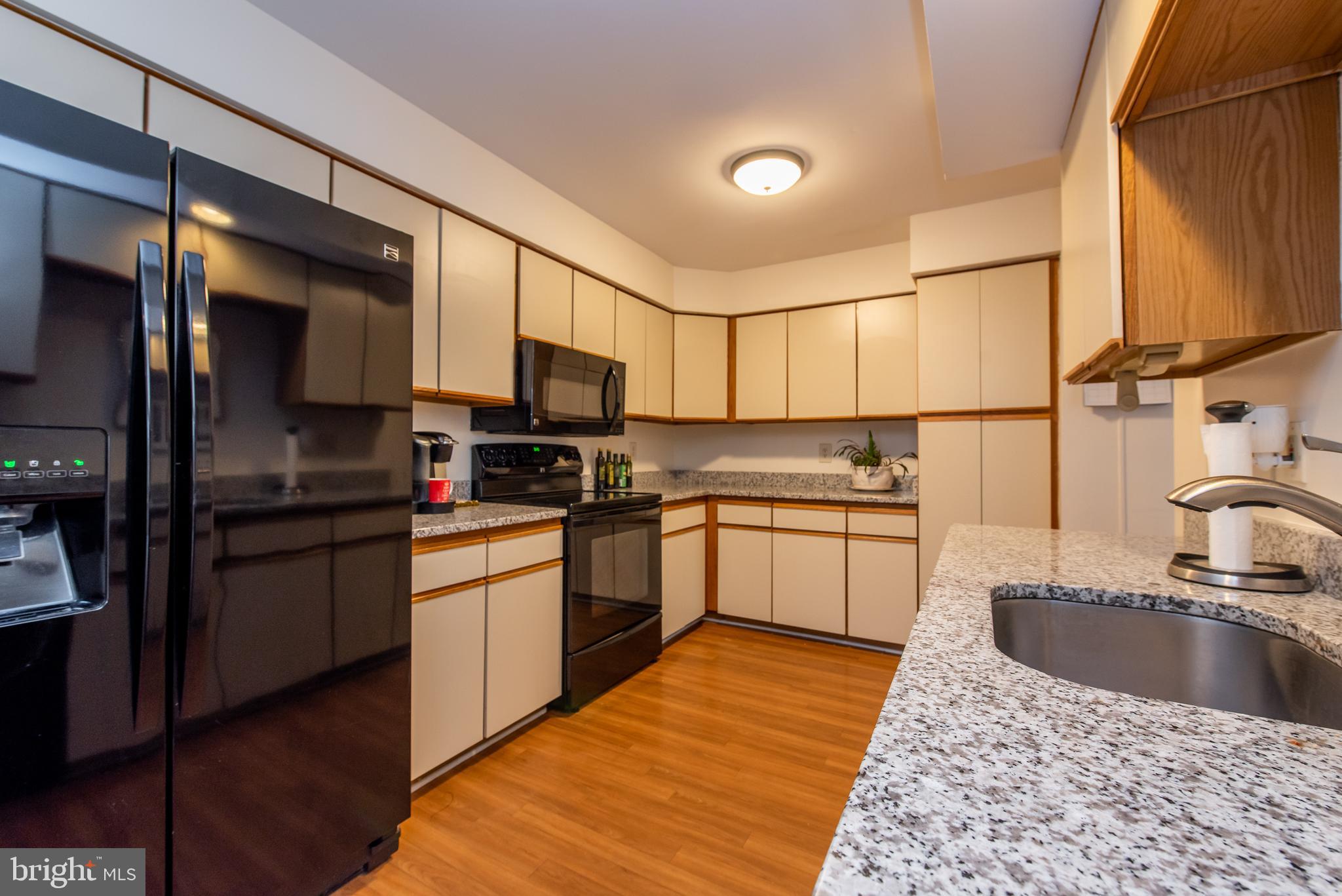 5107 Columbia Road, Unit 1422 Columbia, MD 21044 - Photo 9 of 42 Kitchen