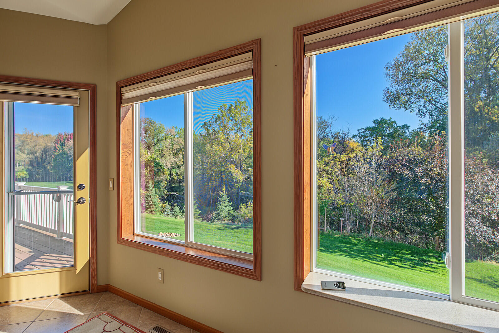 424 French Road Onalaska, WI 54650 - Photo 27 of 50 29_424FrenchRd_Sunroom3_mls