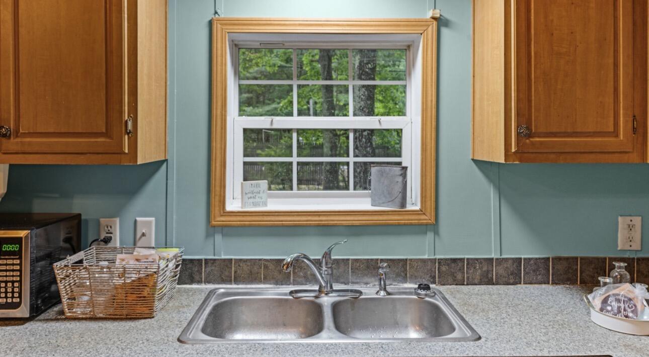 177 Yarmouth Road Gray, ME 04039 - Photo 9 of 29
