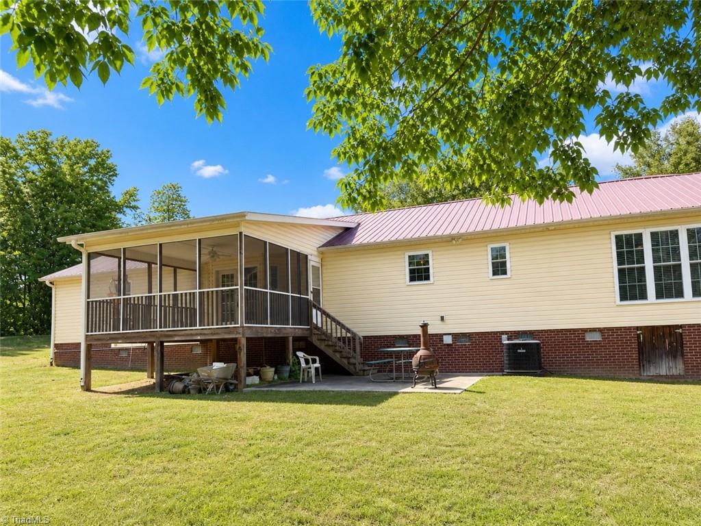 858 George Murphy Road Winston-Salem, NC 27107 - Photo 5 of 23