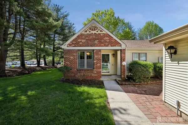 $399,900 | 188 Wycoff Way West, East Brunswick, NJ 08816