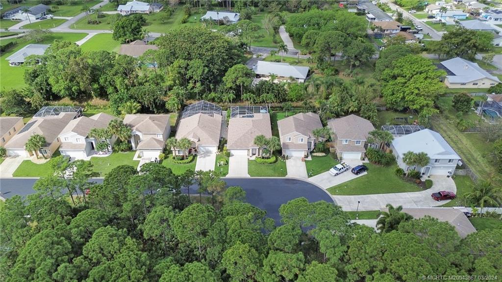 2432 Southeast Springtree Place Stuart, FL 34997 - Photo 6 of 24 Gallery Image 6