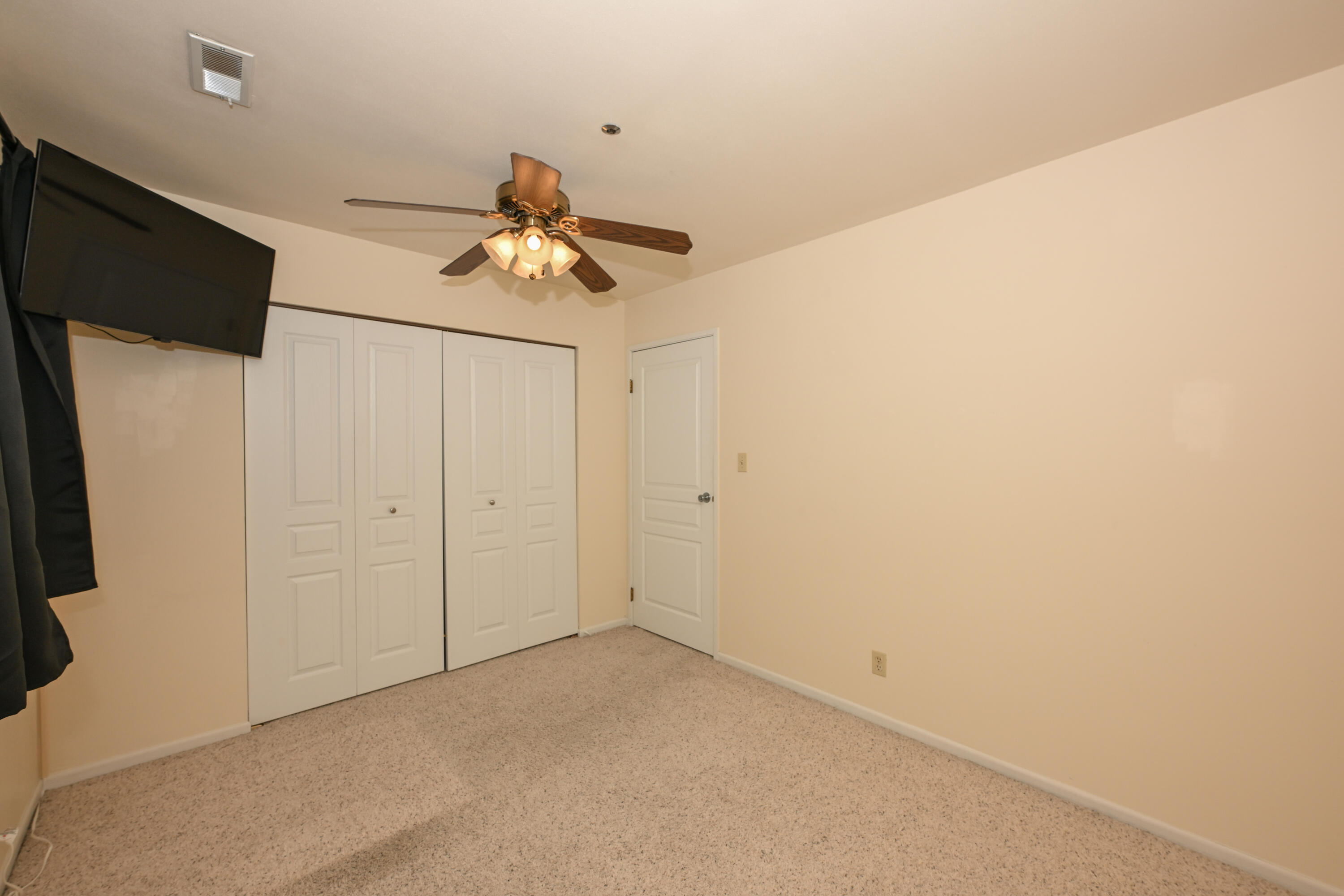 12765 West Hampton Avenue, Unit 207 Butler, WI 53007 - Photo 13 of 36 Photo (18)