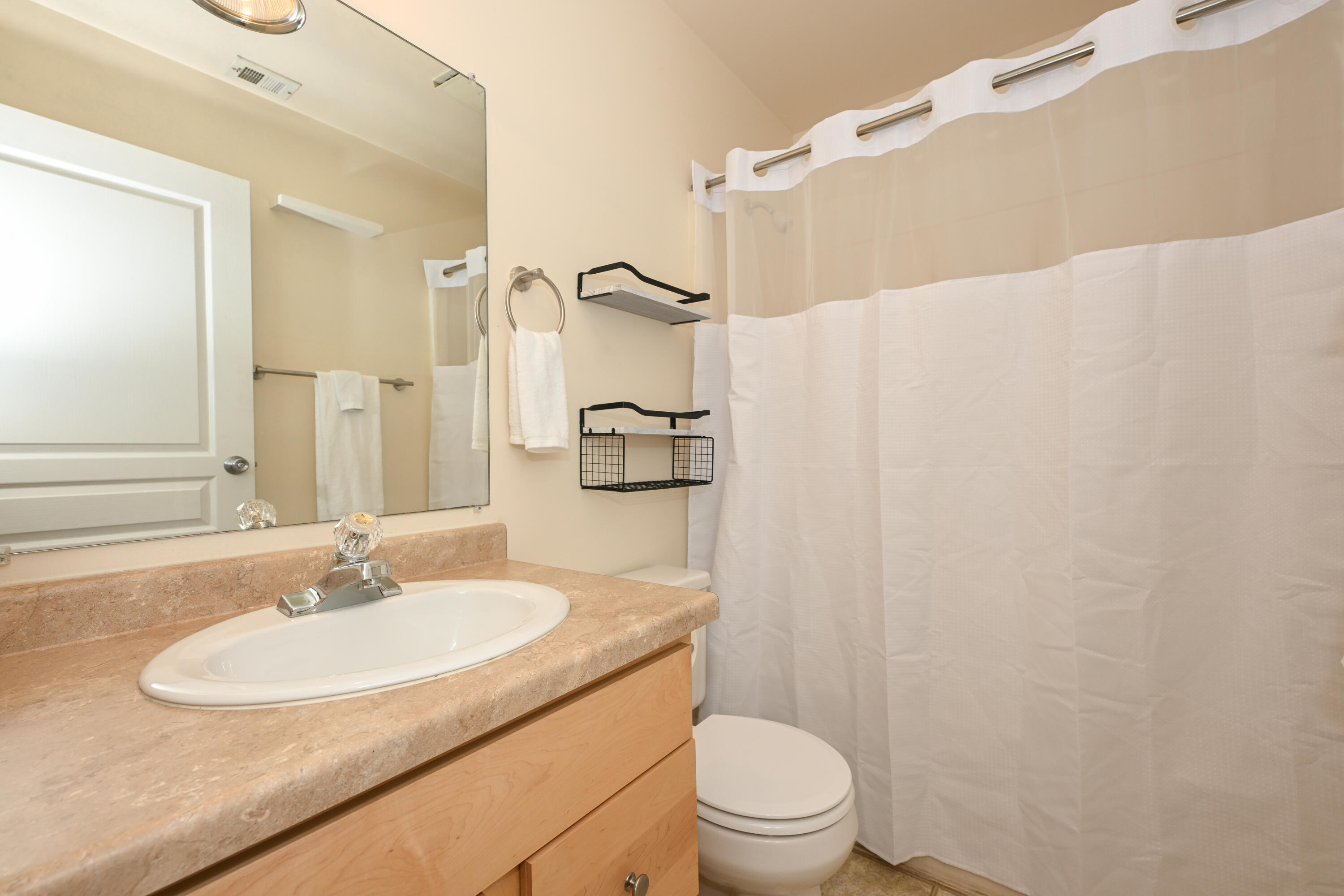 12765 West Hampton Avenue, Unit 207 Butler, WI 53007 - Photo 14 of 36 Photo (19)