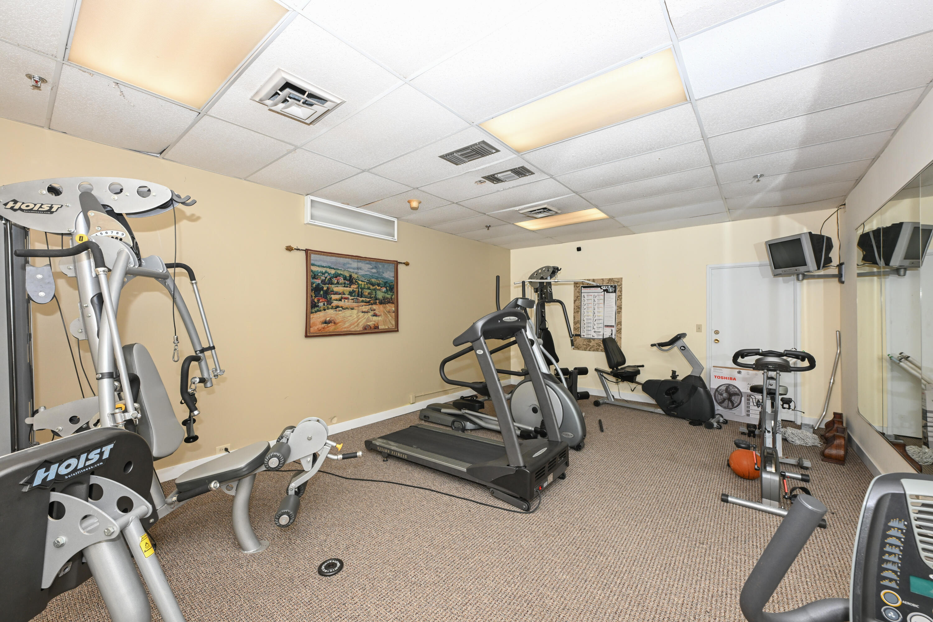 12765 West Hampton Avenue, Unit 207 Butler, WI 53007 - Photo 25 of 36 Photo (30)