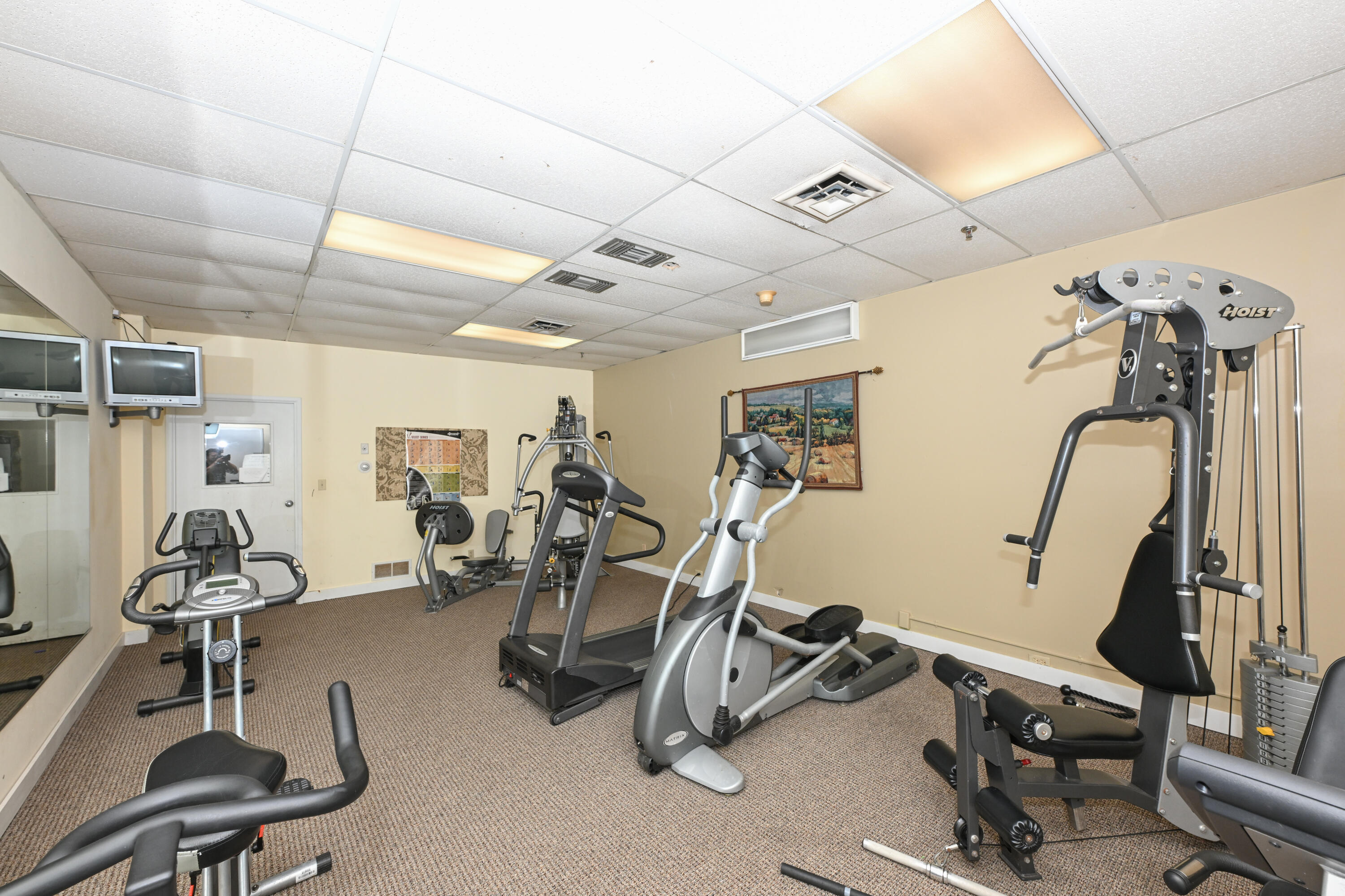 12765 West Hampton Avenue, Unit 207 Butler, WI 53007 - Photo 26 of 36 Photo (31)