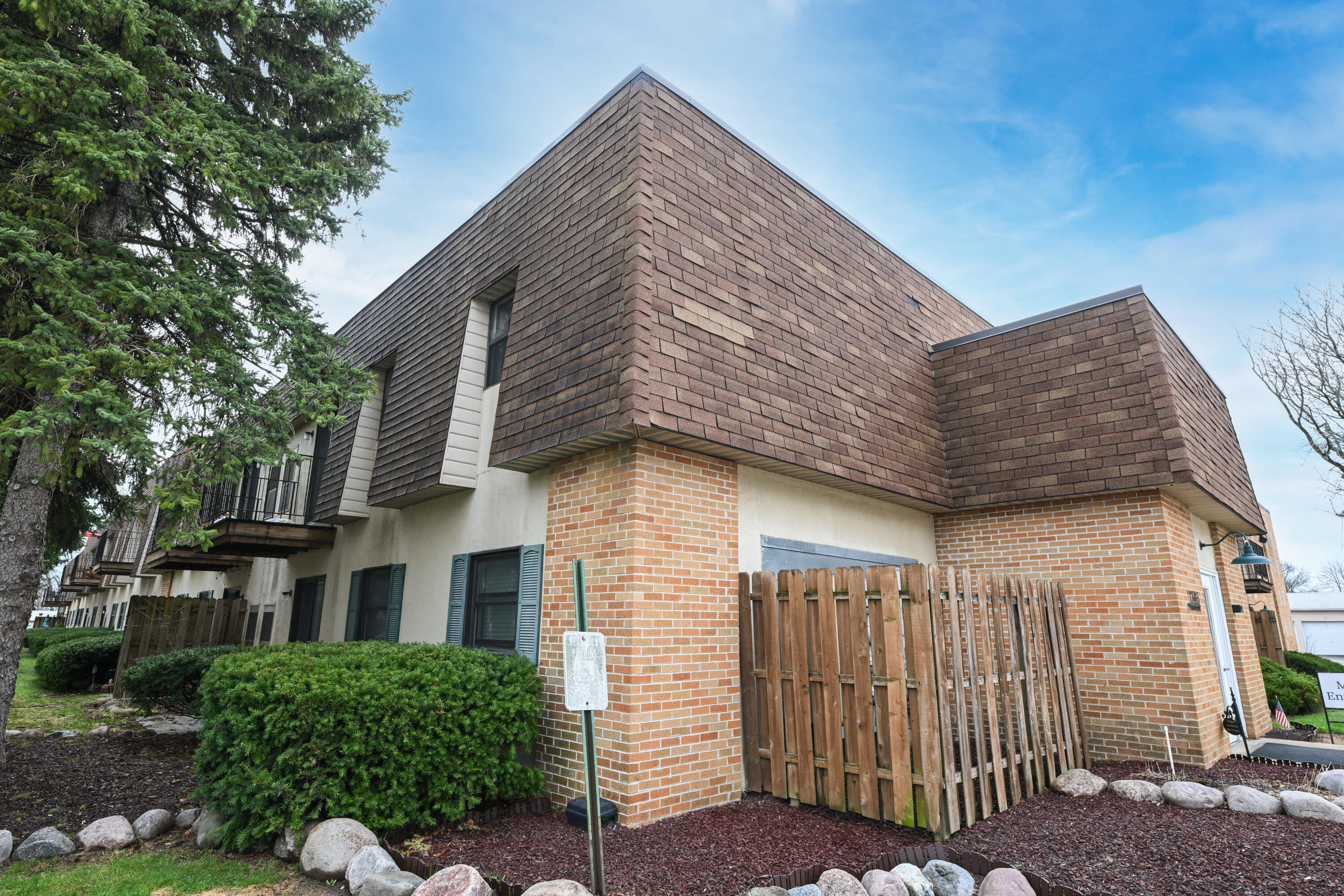 12765 West Hampton Avenue, Unit 207 Butler, WI 53007 - Photo 32 of 36 Photo (38)