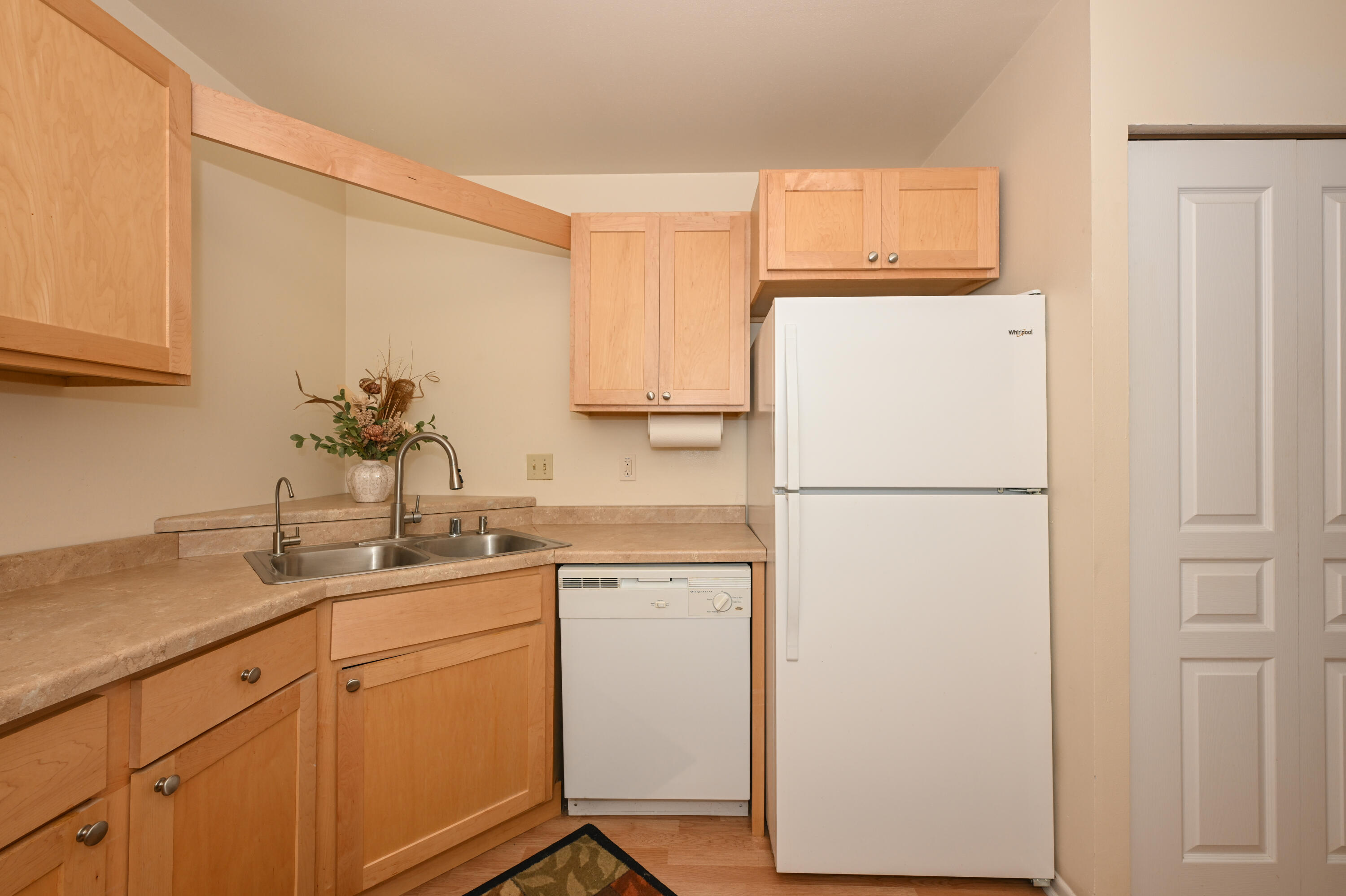 12765 West Hampton Avenue, Unit 207 Butler, WI 53007 - Photo 9 of 36 Photo (14)