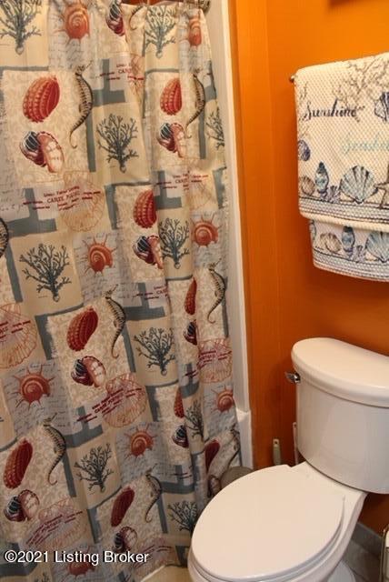 4530 Sandhill Road Louisville, KY 40219 - Photo 18 of 47 18727622-61F2-48CB-B0A8-87B6C7C697A6
