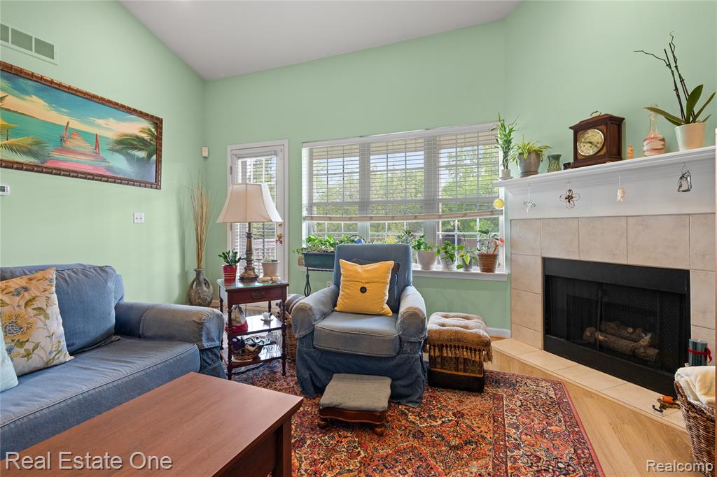 731 East Bluff Court Rochester Hills, MI 48306 - Photo 14 of 39