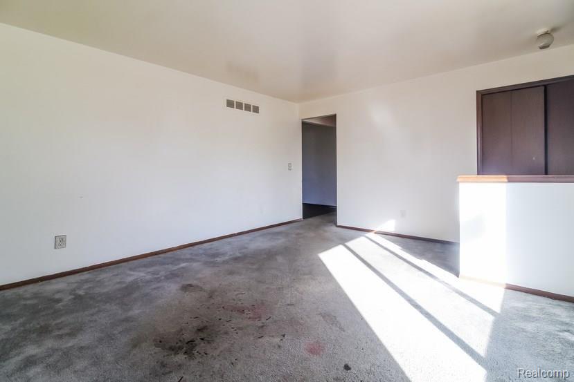 3190 Eastern Avenue Rochester, MI 48307 - Photo 19 of 25 006-5364305-small.jpg